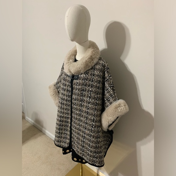 Creme / Tan, Black and White Plaid Tweed Mix Color Fur Cape - Picture 3 of 17